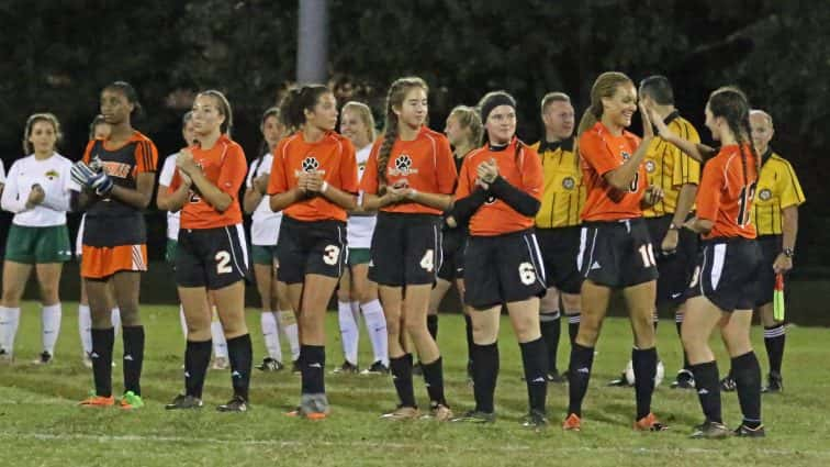 soccer-girls-uha-11-vs-hhs-1-58-101117-2