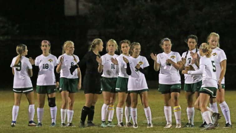 soccer-girls-uha-11-vs-hhs-1-60-101117-2