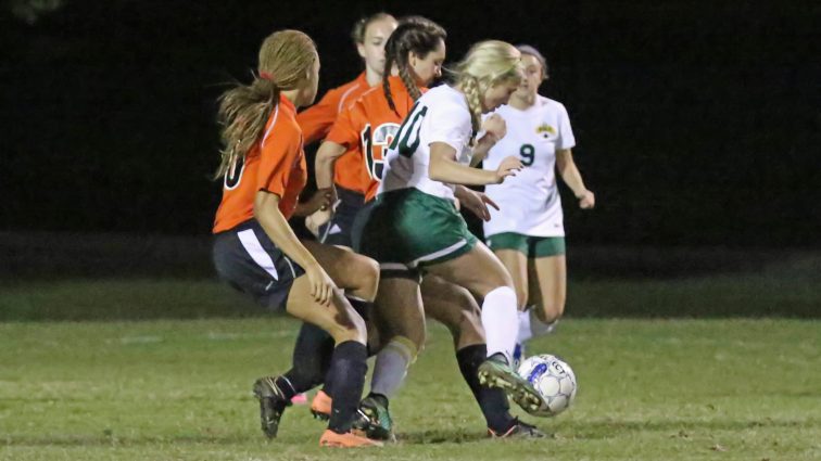 soccer-girls-uha-11-vs-hhs-1-61-101117-2