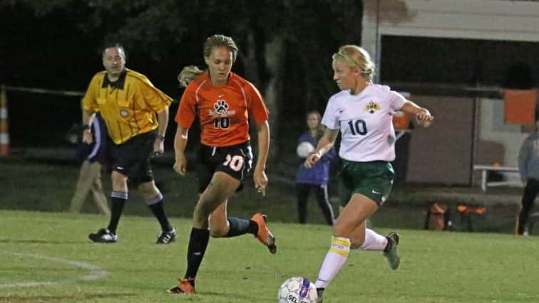 soccer-girls-uha-11-vs-hhs-1-65-101117-2