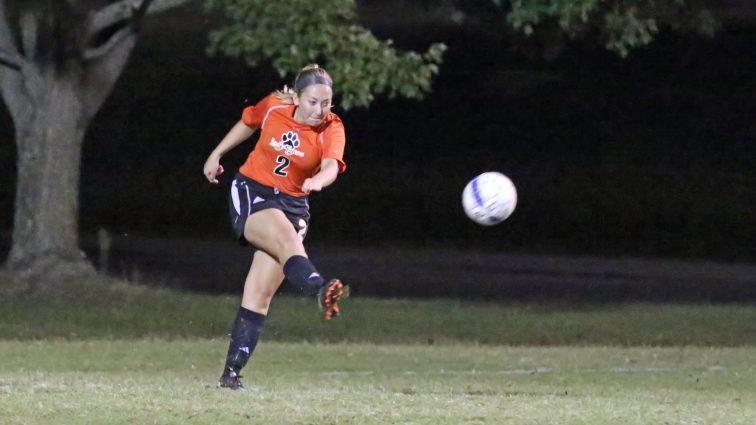 soccer-girls-uha-11-vs-hhs-1-66-101117-2