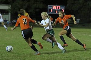 soccer-girls-uha-11-vs-hhs-1-68-101117-2