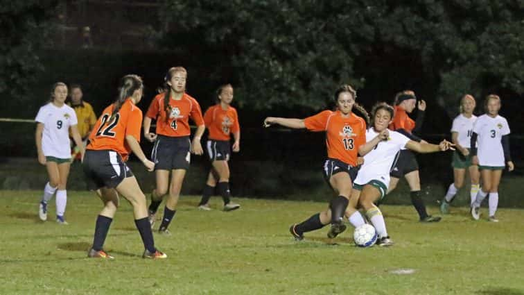 soccer-girls-uha-11-vs-hhs-1-78-101117-2