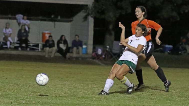 soccer-girls-uha-11-vs-hhs-1-81-101117-2