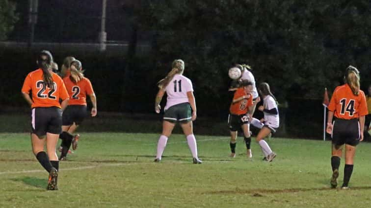 soccer-girls-uha-11-vs-hhs-1-82-101117-2