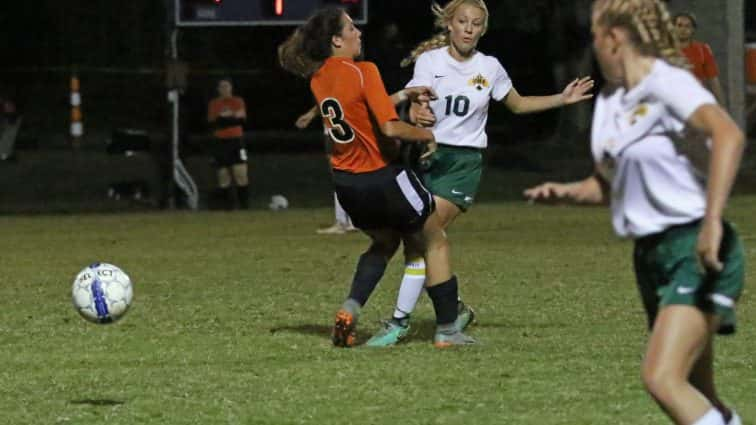 soccer-girls-uha-11-vs-hhs-1-83-101117-2