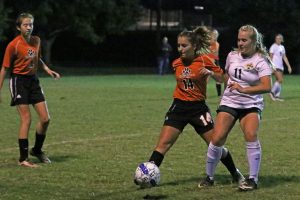 soccer-girls-uha-11-vs-hhs-1-85-101117-2