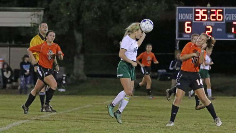 soccer-girls-uha-11-vs-hhs-1-95-101117-2