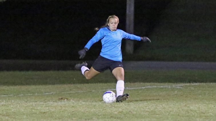 soccer-girls-uha-11-vs-hhs-1-96-101117-2