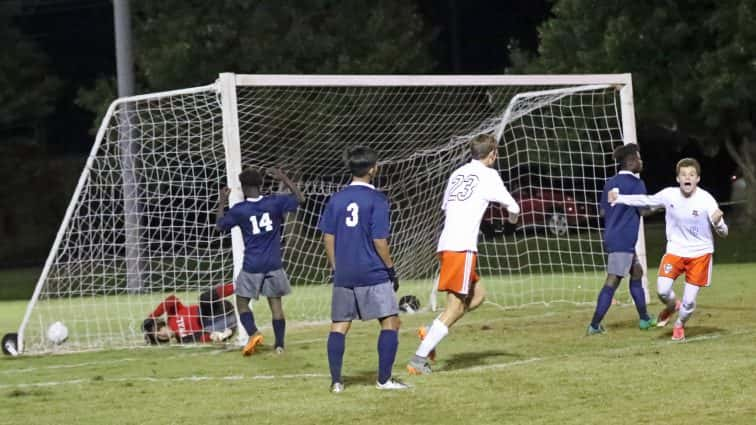 soccer-boys-hhs-2-vs-warren-central-3-11-102317-2