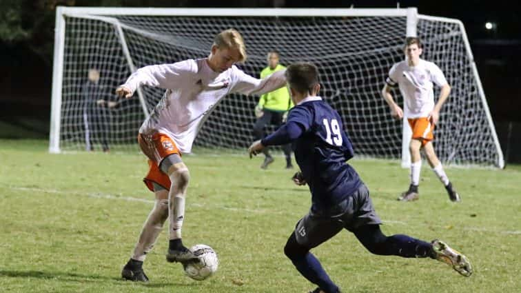 soccer-boys-hhs-2-vs-warren-central-3-33-102317-2