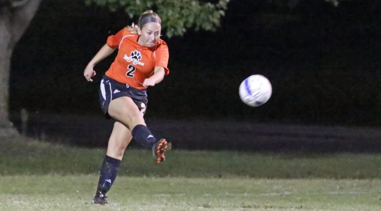 soccer-girls-uha-11-vs-hhs-1-66-101117-2-2