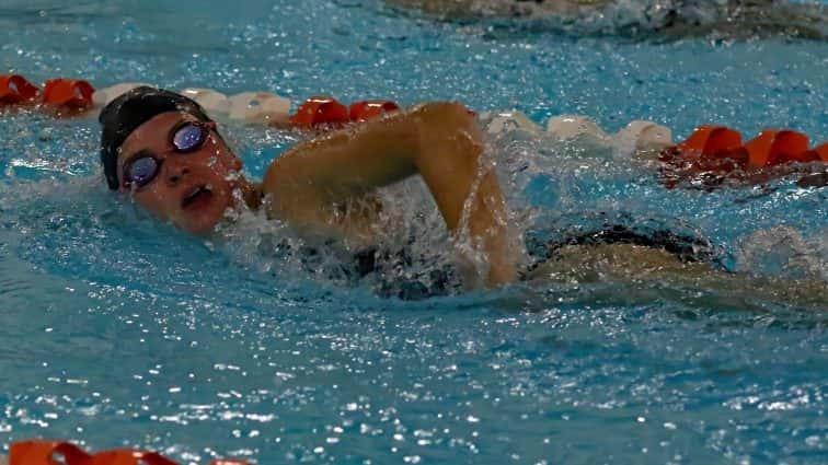 swimming-rick-cohn-swim-meet-at-hhs-4-111817-2