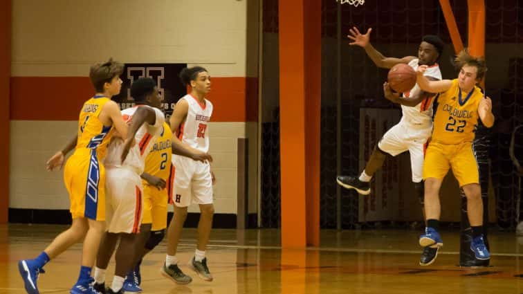 basketball-boys-hhs-vs-caldwell-4-120117-2