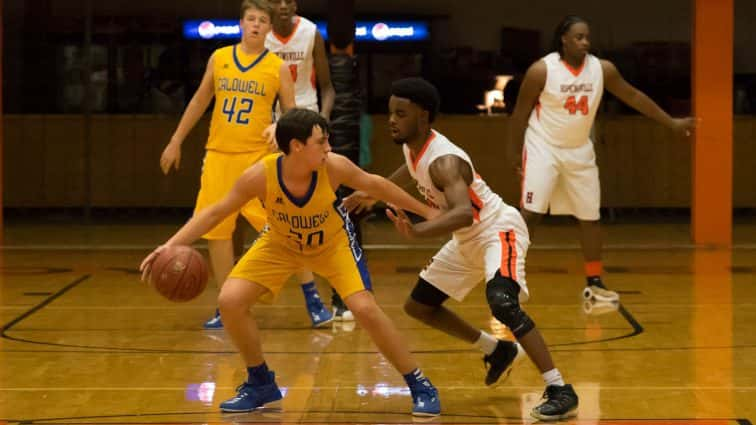 basketball-boys-hhs-vs-caldwell-24-120117-2