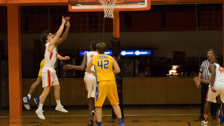 basketball-boys-hhs-vs-caldwell-32-120117-2