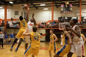 basketball-boys-hhs-vs-caldwell-38-120117-2