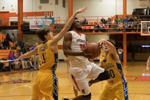 basketball-boys-hhs-vs-caldwell-53-120117-2