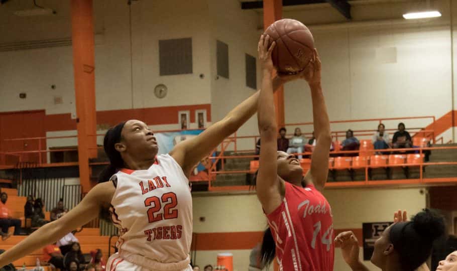 basketball-girls-hhs-vs-todd-40-120417-2