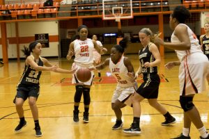 basketball-girls-hhs-vs-murray-5-120517_1