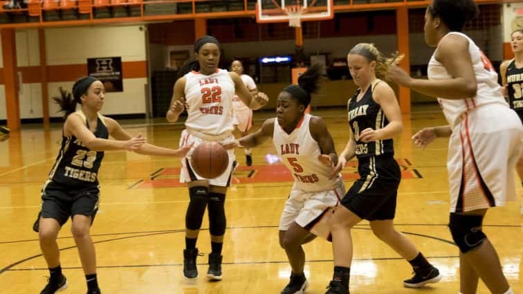 basketball-girls-hhs-vs-murray-5-120517_1