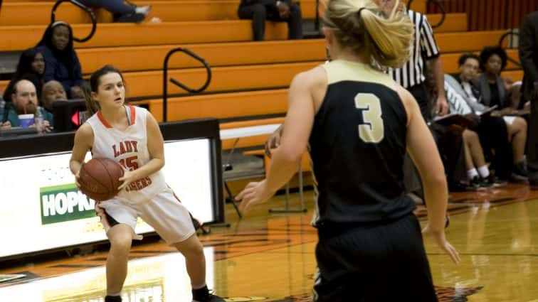 basketball-girls-hhs-vs-murray-9-120517_1