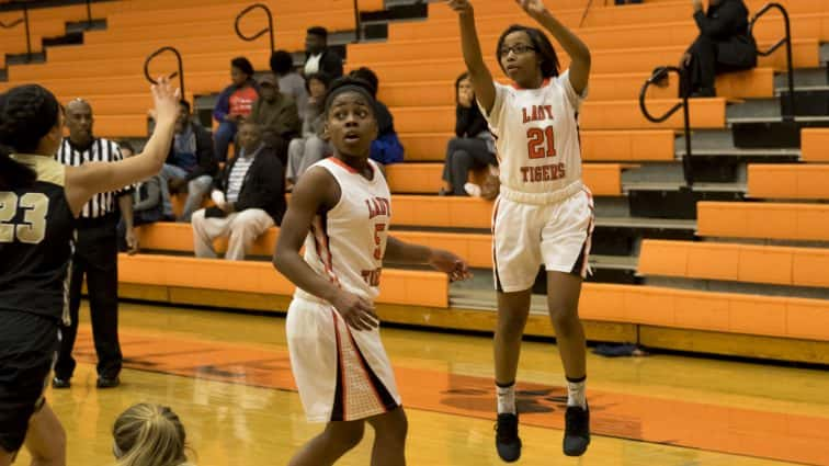 basketball-girls-hhs-vs-murray-14-120517_1