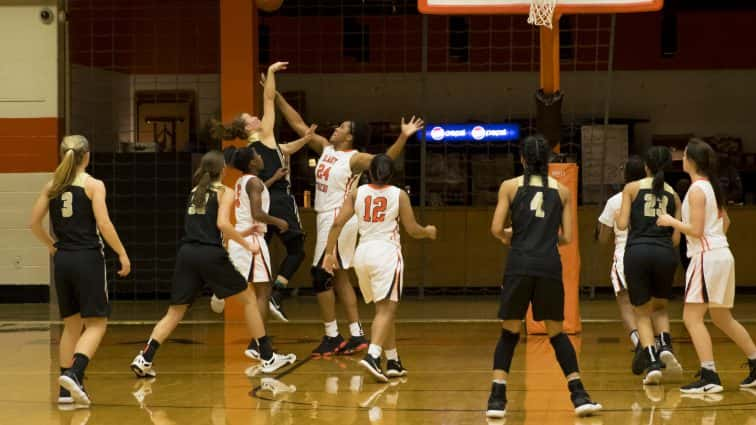 basketball-girls-hhs-vs-murray-15-120517_1