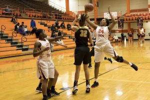 basketball-girls-hhs-vs-murray-28-120517