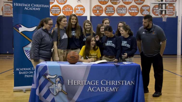 hca-flourney-signing-5-120717_1