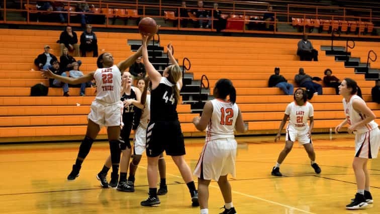 basketball-girls-hhs-vs-trigg-22-121417