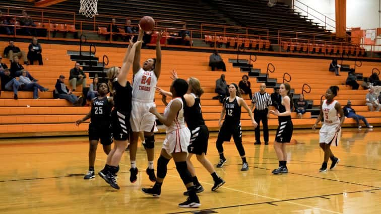 basketball-girls-hhs-vs-trigg-25-121417