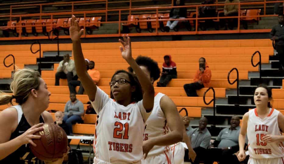 basketball-girls-hhs-vs-trigg-19-121417-2