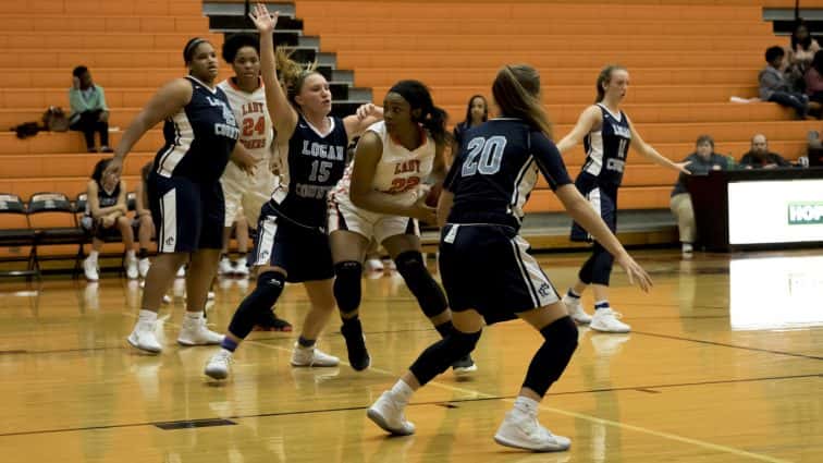 basketball-girls-hhs-vs-logan-11-121817