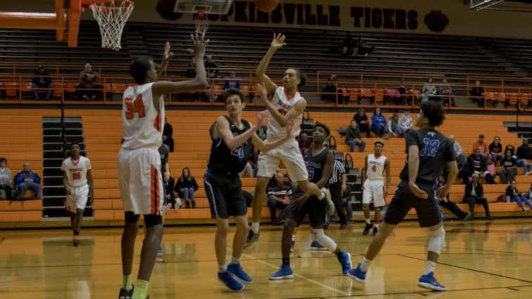 basketball-boys-hhs-vs-ft-campbell-27-010518