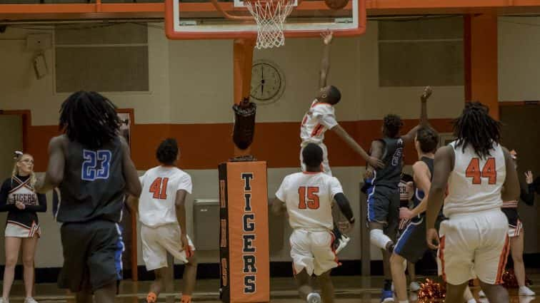 basketball-boys-hhs-vs-ft-campbell-49-010518