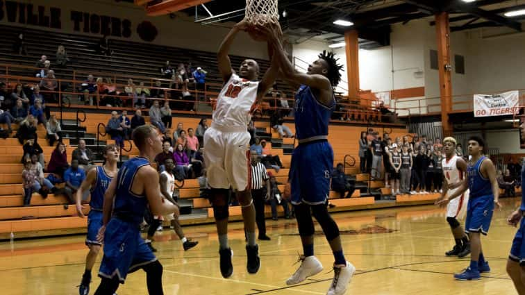 basketball-boys-hhs-vs-graves-12-012318