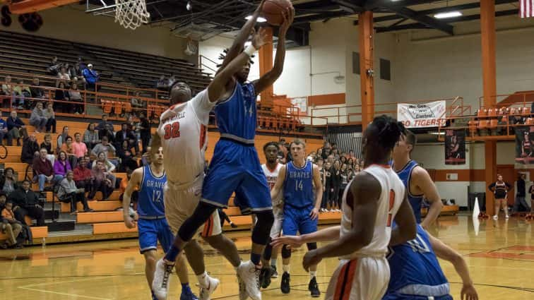 basketball-boys-hhs-vs-graves-22-012318