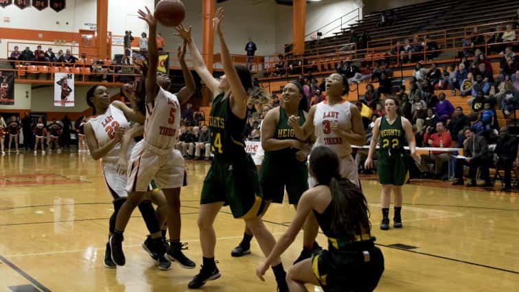 basketball-girls-hhs-vs-uha-1-020818