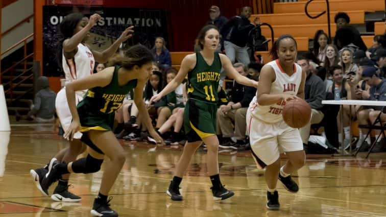 basketball-girls-hhs-vs-uha-12-020818