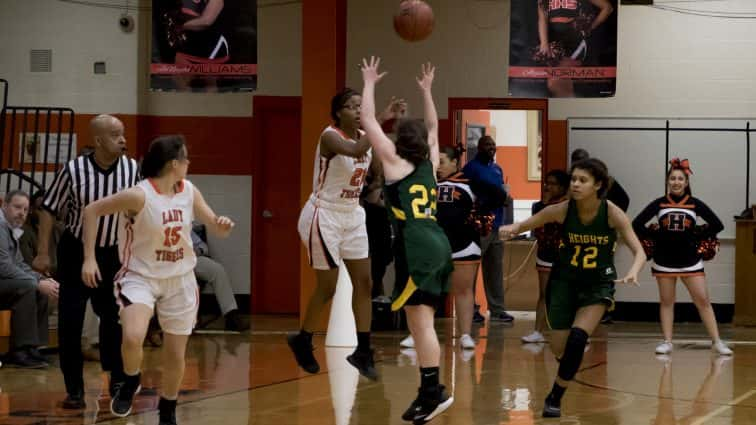 basketball-girls-hhs-vs-uha-15-020818