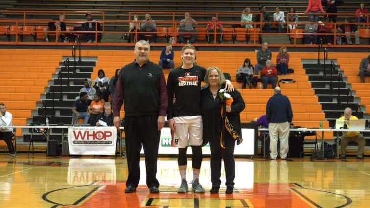 basketball-boys-hhs-vs-owensboro-seniors-12-021418