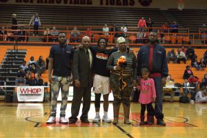 basketball-boys-hhs-vs-owensboro-seniors-16-021418