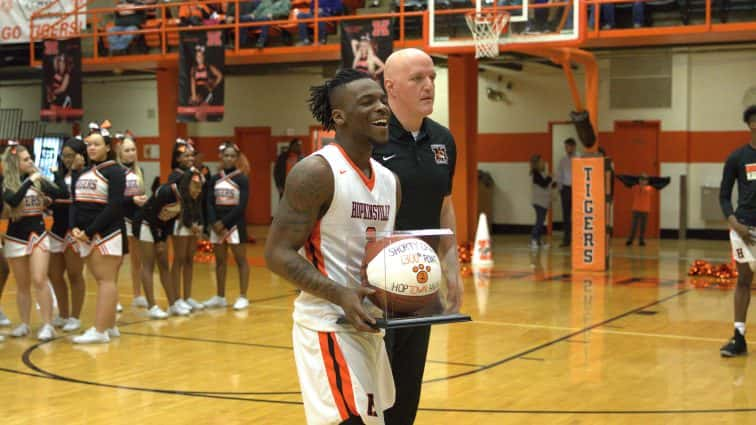 basketball-boys-hhs-vs-owensboro-seniors-23-021418