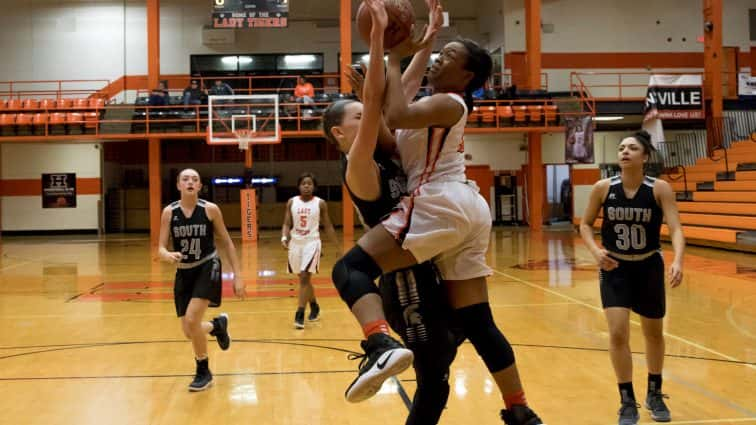 basketball-girls-hhs-vs-south-warren-7-021518