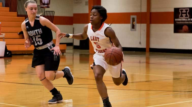 basketball-girls-hhs-vs-south-warren-11-021518