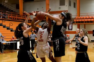 basketball-girls-hhs-vs-south-warren-12-021518