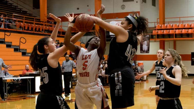 basketball-girls-hhs-vs-south-warren-12-021518