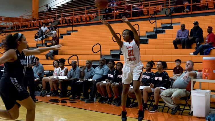 basketball-girls-hhs-vs-south-warren-17-021518