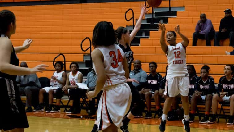 basketball-girls-hhs-vs-south-warren-18-021518